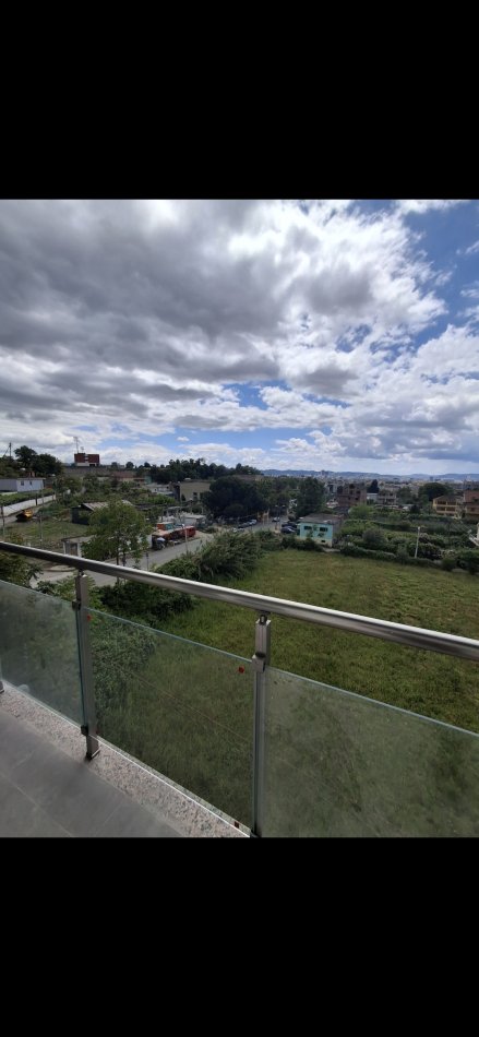 Tirane, jepet me qera apartament 1+1 Kati 3, 65 m² 250 € (Afer unazes se madhe Tufin)