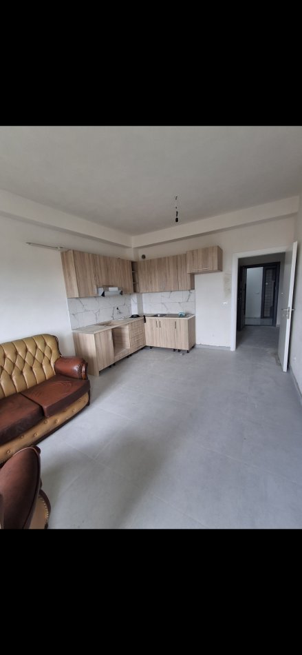 Tirane, jepet me qera apartament 1+1 Kati 3, 65 m² 250 € (Afer unazes se madhe Tufin)