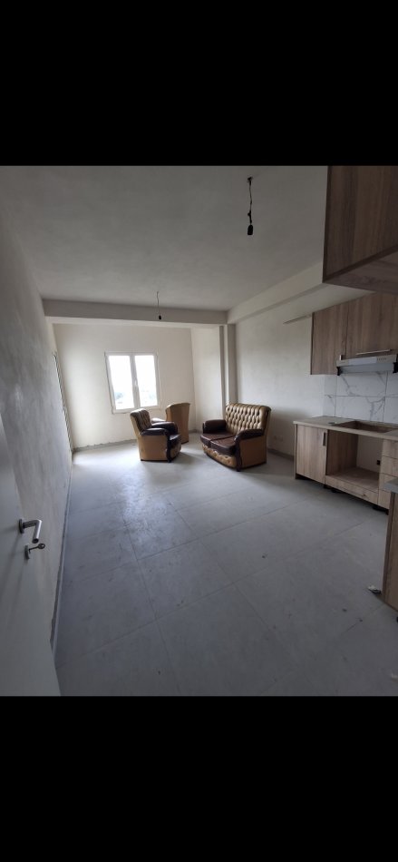 Tirane, jepet me qera apartament 1+1 Kati 3, 65 m² 250 € (Afer unazes se madhe Tufin)