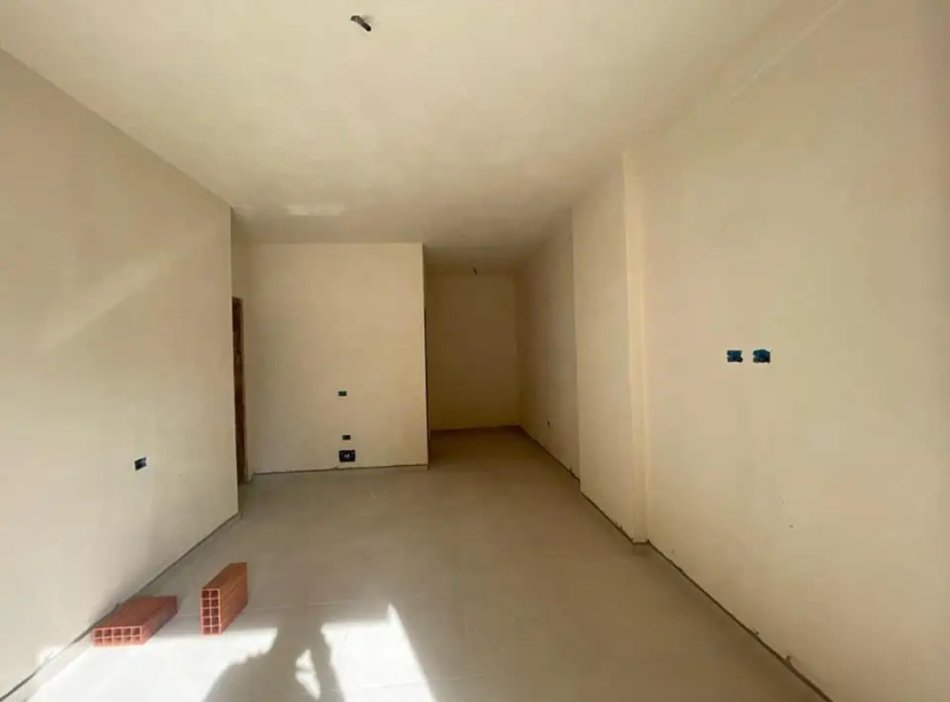 SHITET APARTAMENT 2+1+2  RR. ELBASANIT  155.000 €