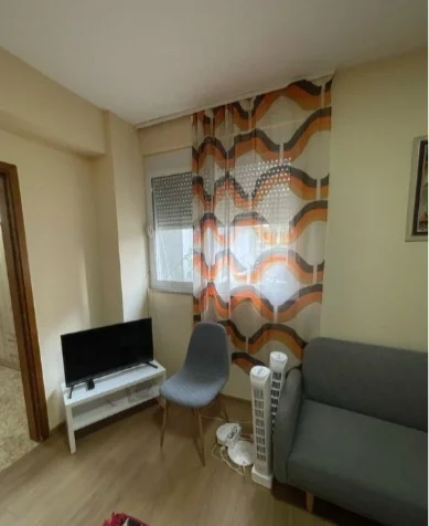 Tirane, shitet garsonier 1+1 Kati 2,  114.000 euro (ne qender te Tiranes ,rruga Luigj Gurakuqi)