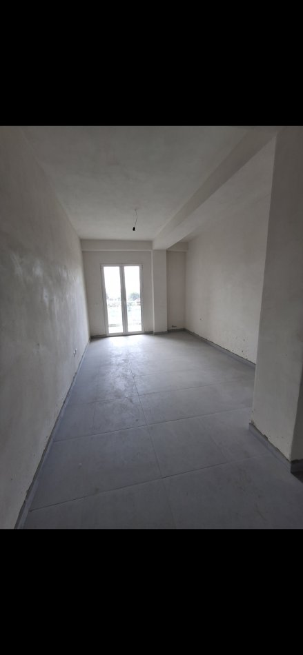 Shqiperi, jepet me qera apartament 1+1 Kati 3, 250 € (AFER UNAZES SE MADHE TUFIN)