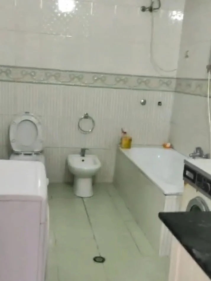 Tirane, jepet me qera apartament 2+1+Ballkon Kati 2, 100 m² 400 € 