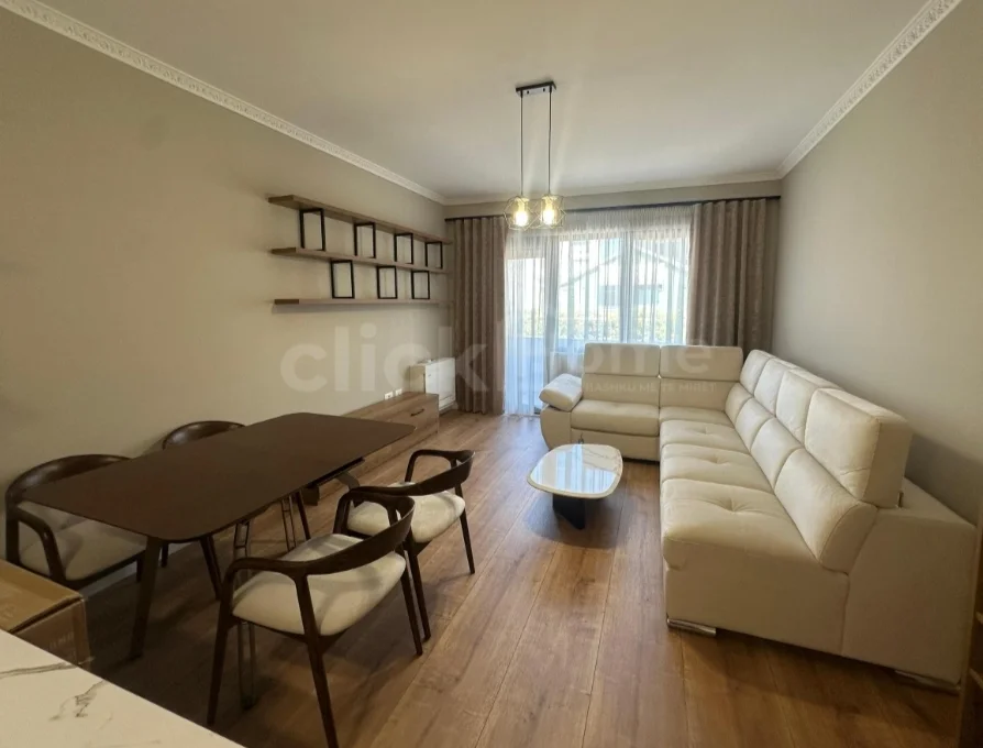 Tirane, jepet me qera apartament 2+1+Ballkon Kati 4, 1.000 € 