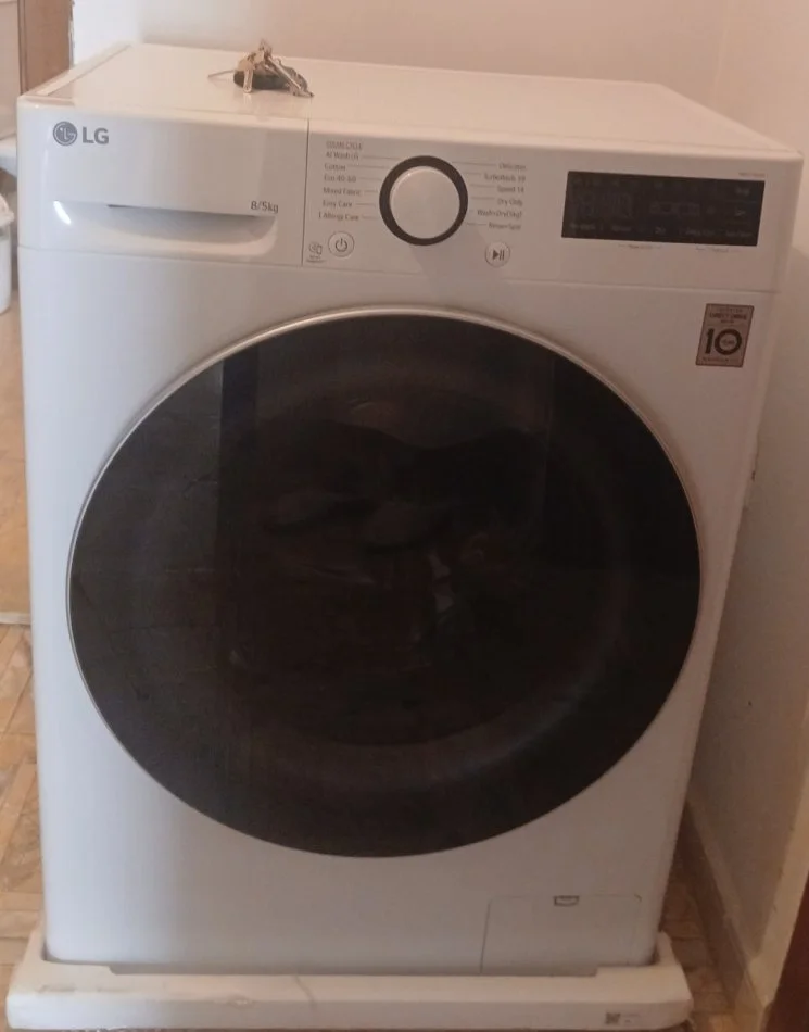 Tirane, jepet me qera apartament 1+1+Ballkon Kati 3, 85 m² 61 € (Besim Imami)