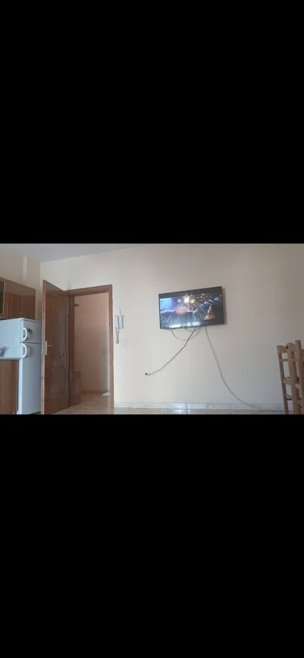 Tirane, jepet me qera apartament 1+1+Ballkon Kati 3, 85 m² 61 € (Besim Imami)