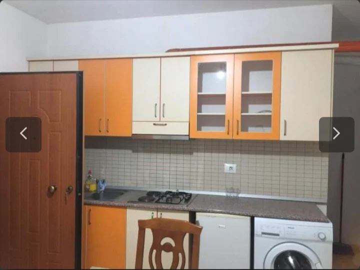 Vlore, jepet me qera garsonier 1+1 Kati 3, 43 m² 31 € (Ne fillim Lungomares)
