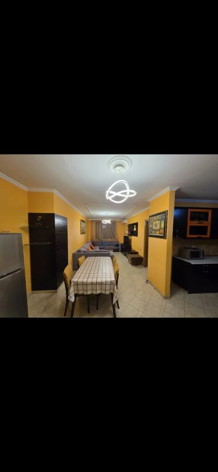 Tirane, jepet me qera apartament 2+1+Ballkon Kati 3, 120 m² 500 € (Rruga 5 Maji)