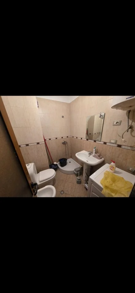 Tirane, jepet me qera apartament 2+1+Ballkon Kati 6, 100 m² 450 € (Rruga 5 Maji)