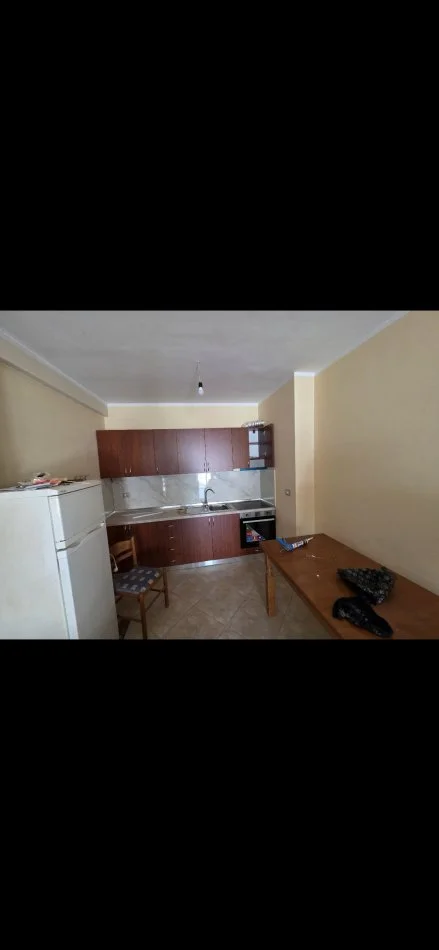 Tirane, jepet me qera apartament 2+1+Ballkon Kati 6, 100 m² 450 € (Rruga 5 Maji)