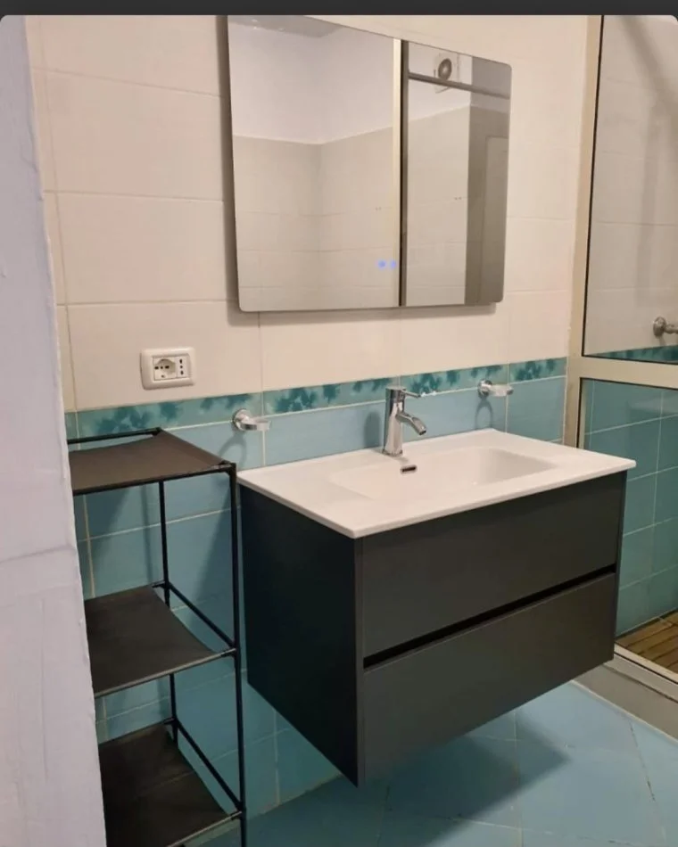 Tirane, jepet me qera apartament 1+1+Ballkon Kati 6, 91 m² 600 € (Rr.Mihal Grameno, 10 min nga Liceu Artistik)