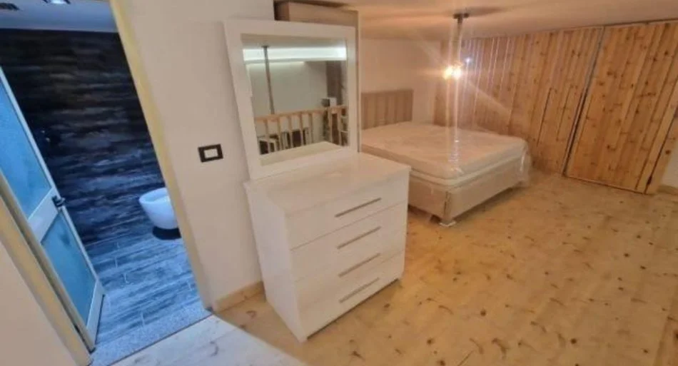 Tirane, jepet me qera apartament Kati 1, 53 m² 500 € (BILL KLINTON)