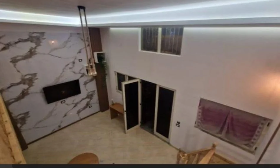 Tirane, jepet me qera apartament Kati 1, 53 m² 500 € (BILL KLINTON)