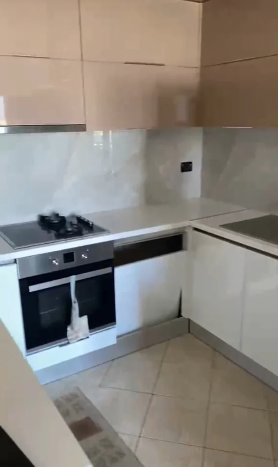 Tirane, jap me qera apartament 1+1+Ballkon Kati 5, 60 m² 380 € (NELA 6)