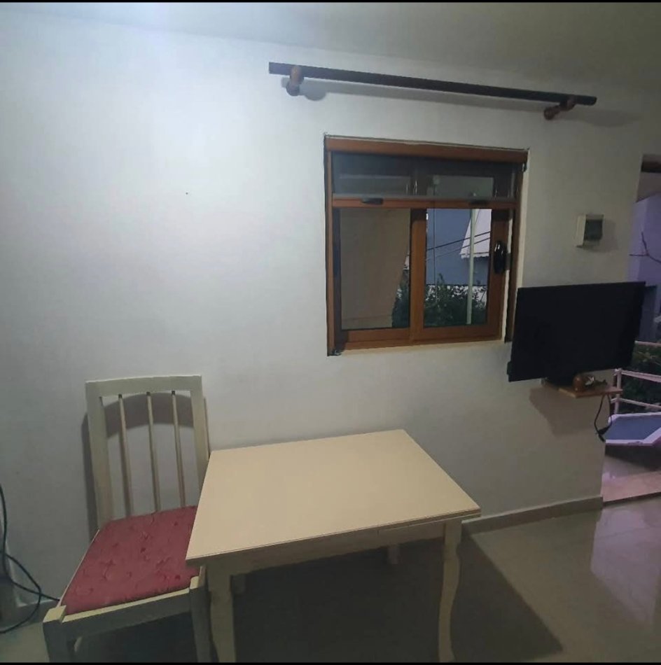 Vlore, jepet me qera apartament 1+1+Ballkon Kati 2, 45 m² 250 € (Rruga Hasan Sharra Vlore)