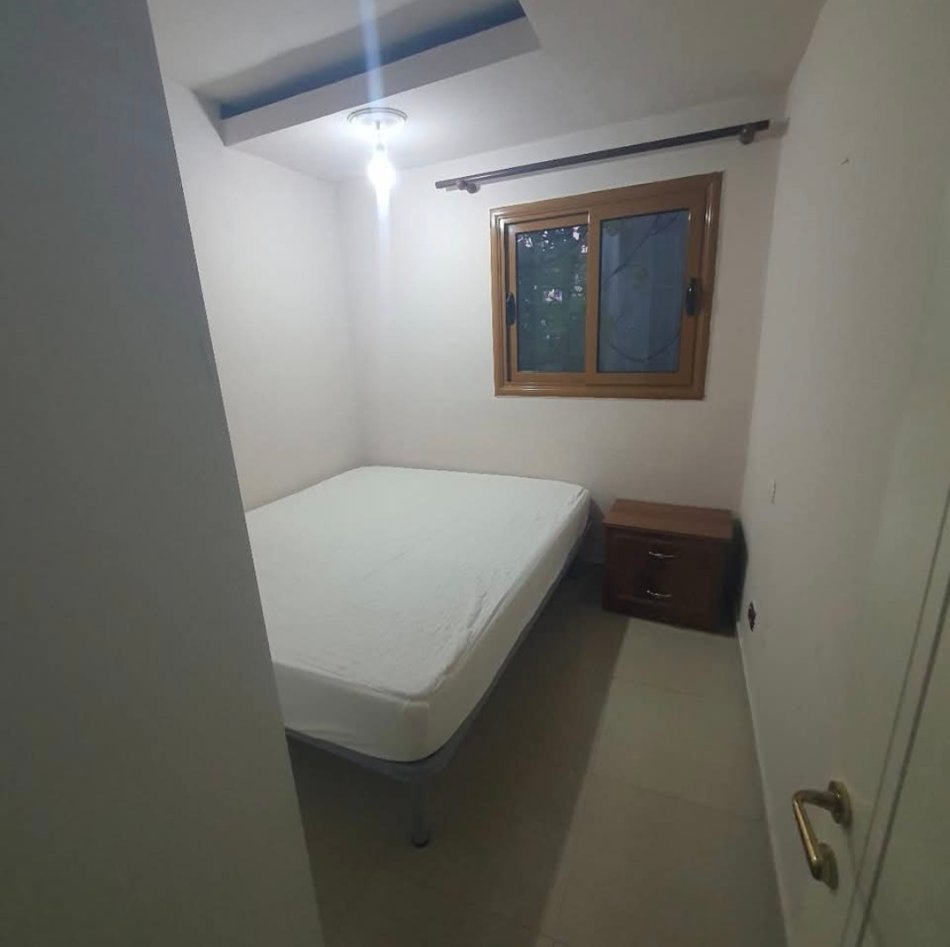 Vlore, jepet me qera apartament 1+1+Ballkon Kati 2, 45 m² 250 € (Rruga Hasan Sharra Vlore)