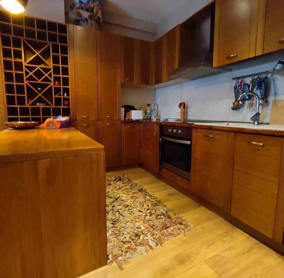 Tirane, jepet me qera apartament 1+1+Ballkon Kati 3, 66 m² 490 € (Rruga Bill Klinton)