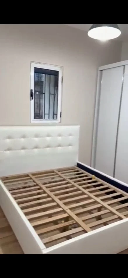 Tirane, jepet me qera apartament 1+1 Kati 1,