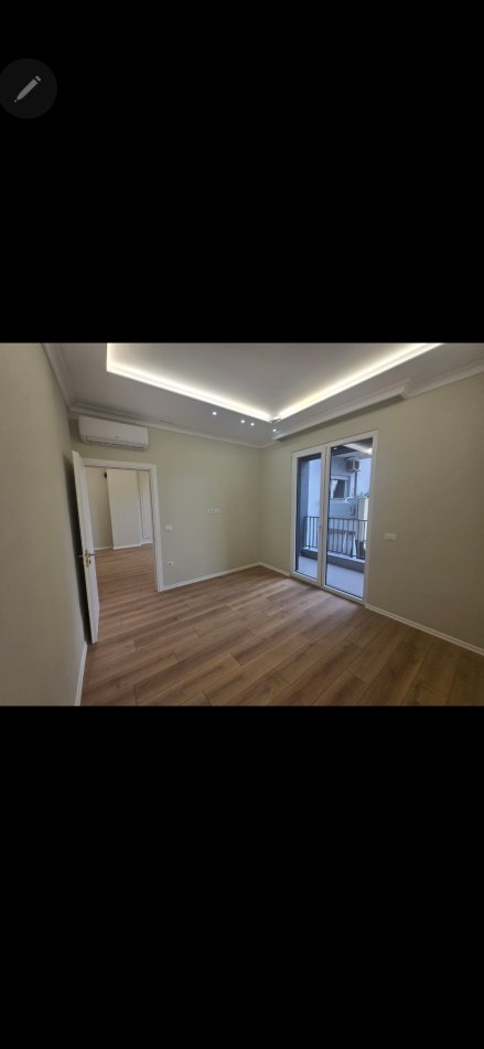 Tirane, jepet me qera nga Pronari, pa-komision zyre Kati 2, 67 m² 700 € (Rruga Viktor Eftimiu 32)
