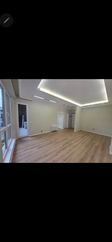 Tirane, jepet me qera nga Pronari, pa-komision zyre Kati 2, 67 m² 700 € (Rruga Viktor Eftimiu 32)