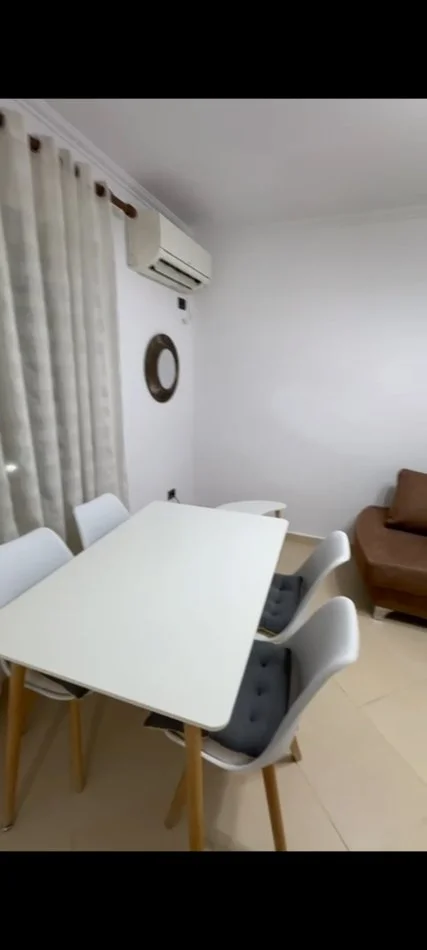 Tirane, jepet me qera apartament 2+1+Aneks+Ballkon Kati 2, 77 m² 510 € (Rruga Kongresi Manastirit)
