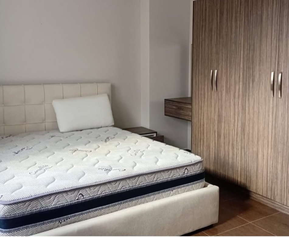 Vlore, jepet me qera apartament 2+1 Kati 7, 500 € 