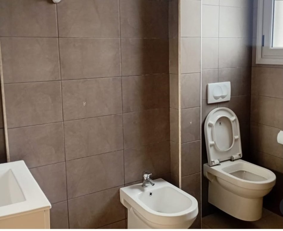 Vlore, jepet me qera apartament 2+1 Kati 7, 500 € 