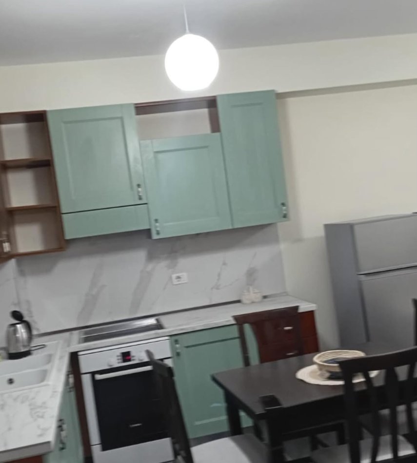 Vlore, jepet me qera apartament 2+1+Ballkon , 500 € 