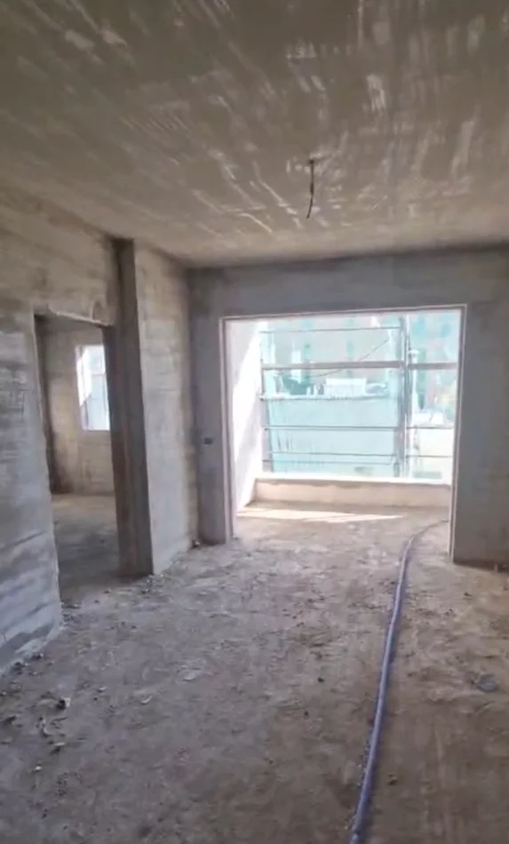 Shqiperi, shitet apartament 2+1+Ballkon Kati 3, 86 m² 86.000 € (Rruga Gramozi Shkolla Isa Boletini)