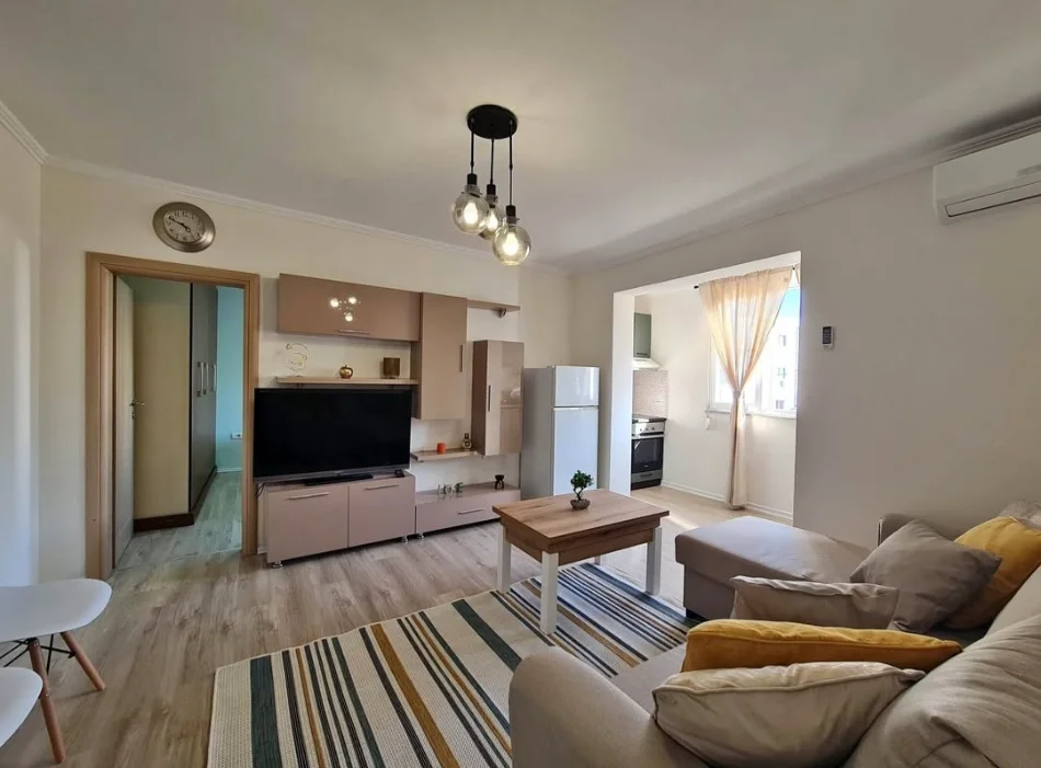 Tirane, shitet nga Pronari, pa-komision apartament 1+1 Kati 3, 45 m² 88.000 € (ali demi)