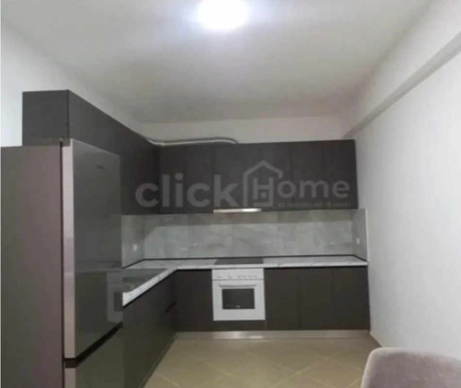 Shqiperi, shes apartament 2+1+Ballkon ,
