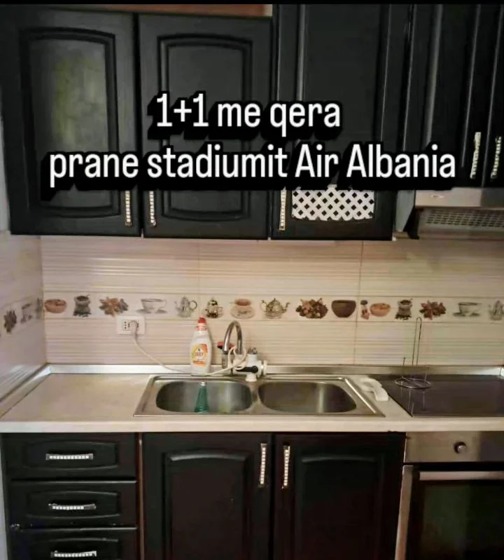 Tirane, jepet me qera apartament 1+1+Ballkon Kati 2, 80 m² 550 € (prane stadiumit Air Albania)