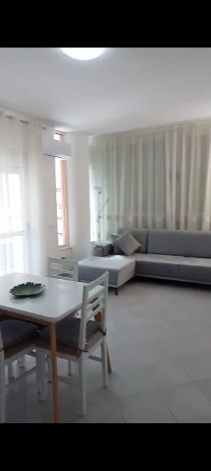 Vlore, jepet me qera apartament 1+1 Kati 5, 368 € 