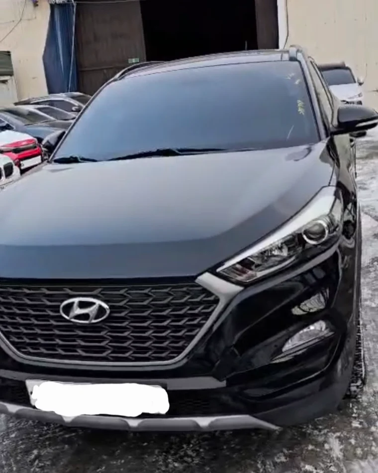 Tirane, shes SUV Hyundai Tucson Nafte, e zeze automatik Kondicioner 90.000 km 12.000 €
