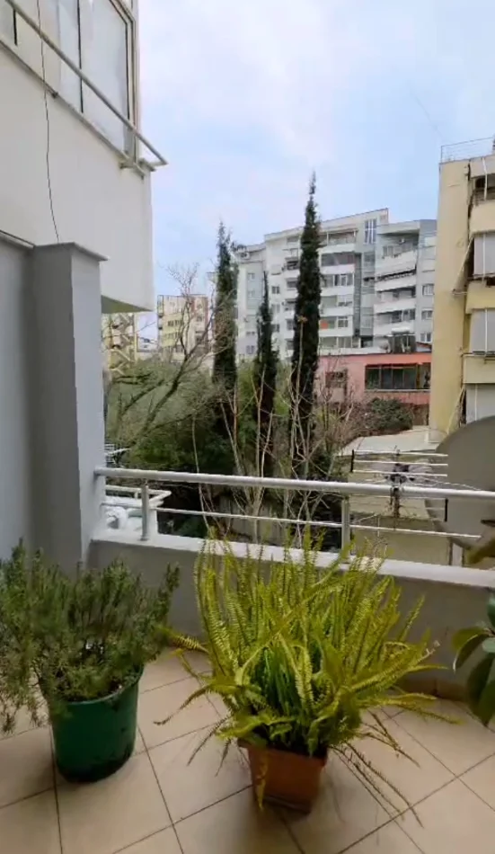 Tirane, shitet , 