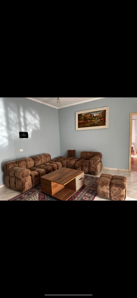 Tirane, jepet me qera apartament 1+1+Aneks+Ballkon Kati 2, 90 m² 350 € (Kodra e priftit)