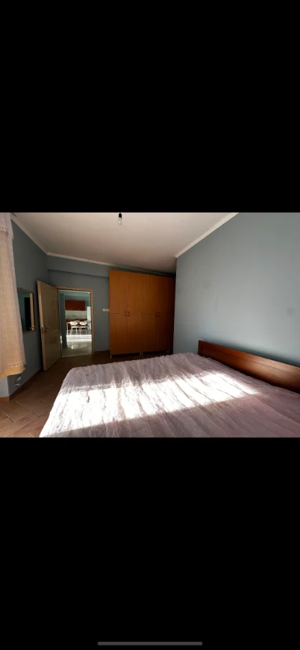 Tirane, jepet me qera apartament 1+1+Aneks+Ballkon Kati 2, 90 m² 350 € (Kodra e priftit)