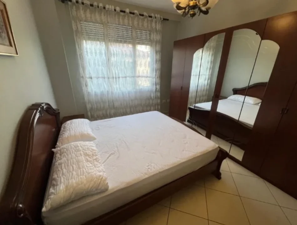 Tirane, jepet me qera apartament 1+1 Kati 2, 69 m² 518 € (rruga fortuzi)