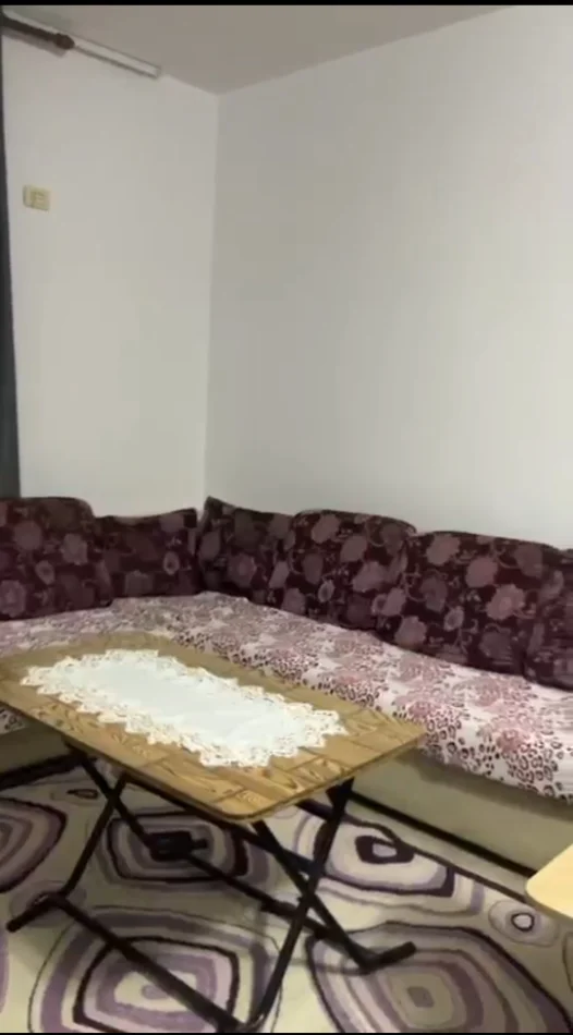 Tirane, jepet me qera apartament 1+1+Ballkon Kati 5, 60 m² (Pran Bar 2 Palmat,Astir)