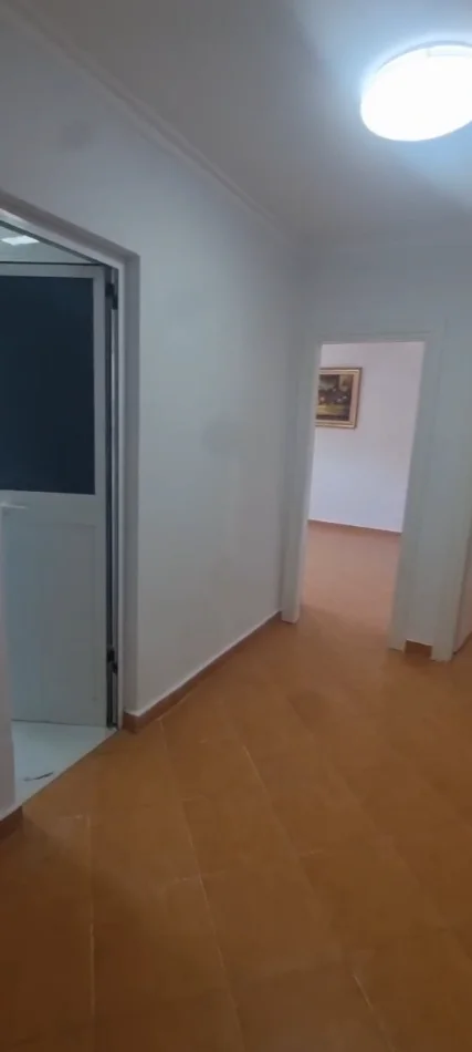 Tirane, shitet apartament 1+1+Ballkon Kati 1, 56 m² 115.000 € (Qender)