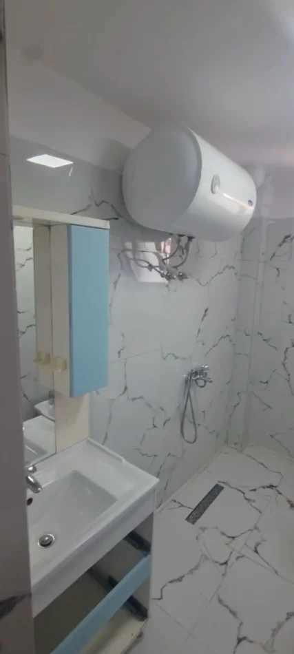 Tirane, shitet apartament 1+1+Ballkon Kati 1, 56 m² 115.000 € (Qender)