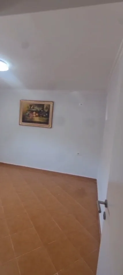 Tirane, shitet apartament 1+1+Ballkon Kati 1, 56 m² 115.000 € (Qender)
