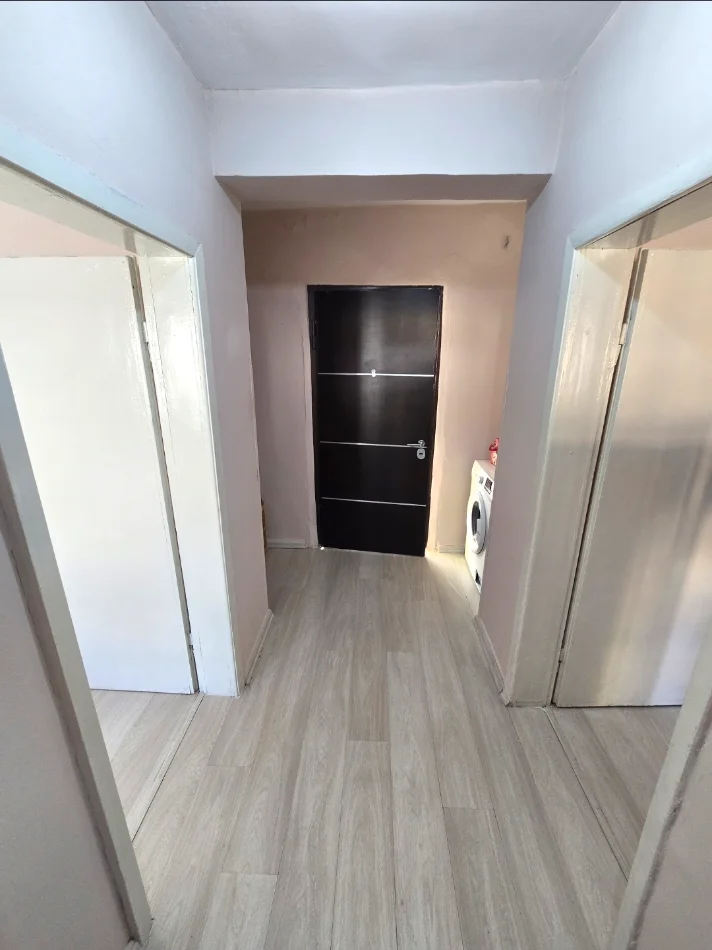 Tirane, shitet apartament 1+1 Kati 2, 2 m² 88.000 € (Vet Pronari, Rruga Lord Bajron ngjitur me Qendren Shendetsore nr.7)