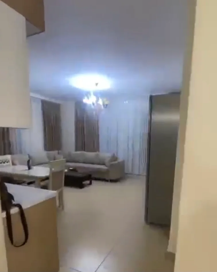 Tirane, jepet me qera apartament 2+1 Kati 4, 100 m² 500 € (Rruga Asim Vokshi)