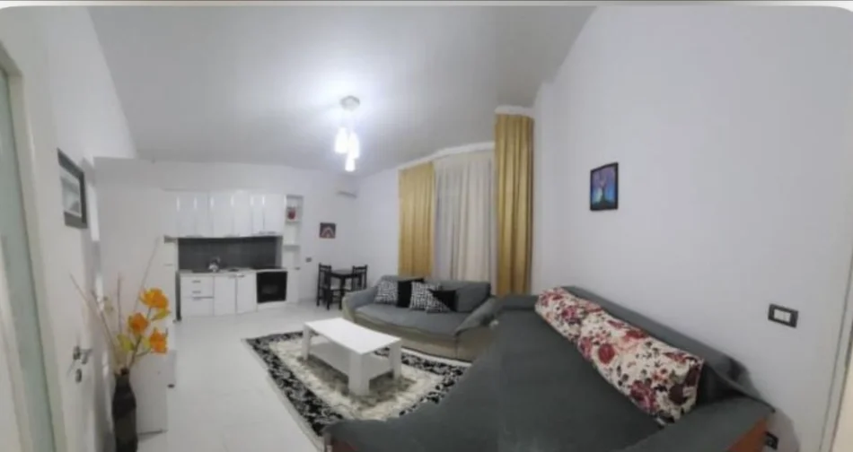 Tirane, jepet me qera apartament 1+1+Ballkon Kati 2, 60 m² 500 € (Kopshti botanik)