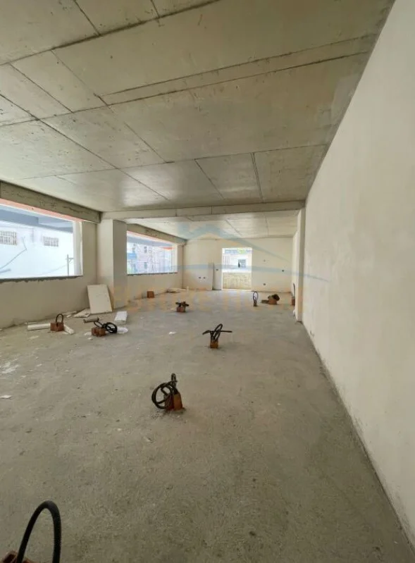 Tirane, shitet apartament 2+1 Kati 1, 105 m² 144.000 € (Rruga 5 Maji, Tiranë AREA44860)