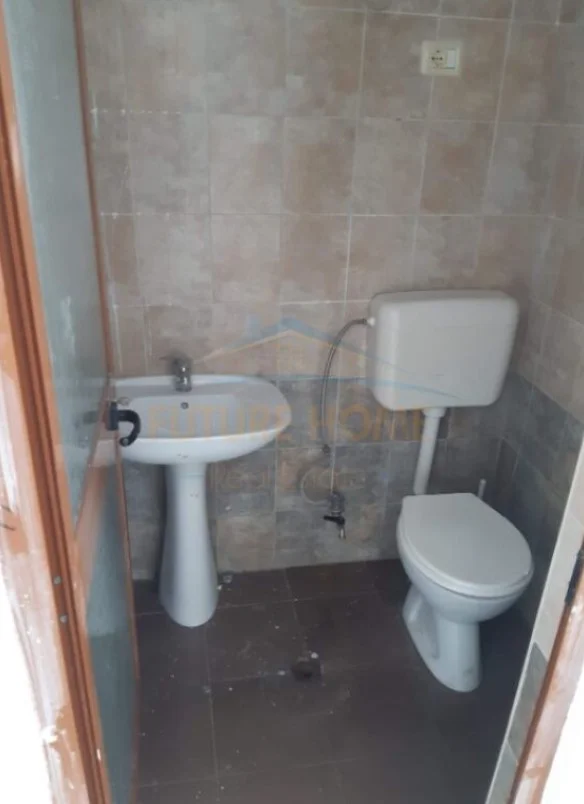 Tirane, shitet ambjent biznesi Kati 0, 51 m² 90.000 € (Rruga e Qelqit, Kombinat, Tiranë AREA47290)