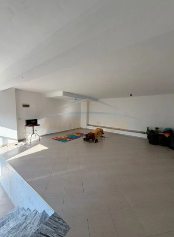 Tirane, shitet ambjent biznesi Kati 0, 92 m² 145000 € (prane Fabrikes se Qelqit, Kombinat, Tiranë AREA47681)