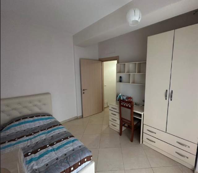 Tirane, jap me qera apartament Kati 2, 90 m² 400 Euro (Rezidenca Kodra e Diellit 1)