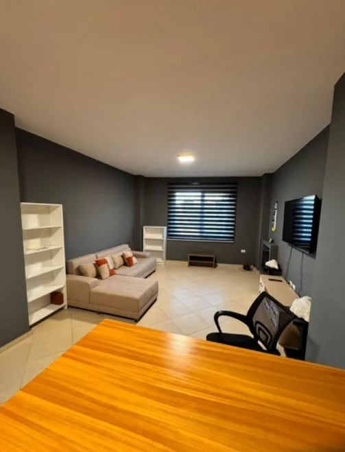 Tirane, jepet me qera zyre Kati 2, 100 m² 850 € 